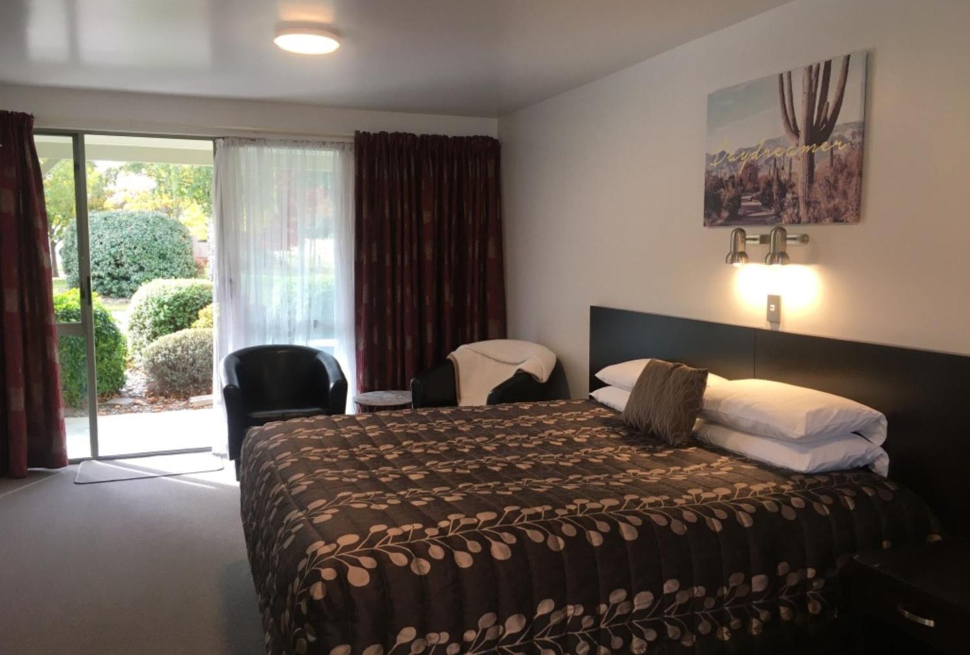 Colonial Manor Motel Cromwell Room photo